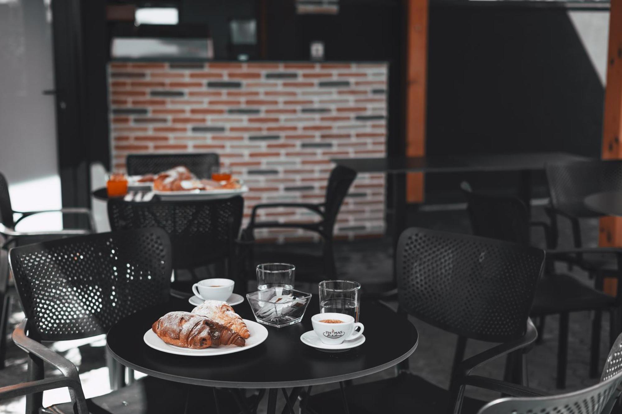 Hotel Beke Vlore Bagian luar foto