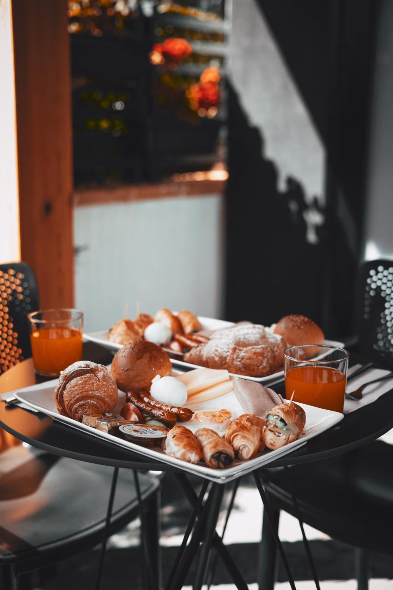 Hotel Beke Vlore Bagian luar foto