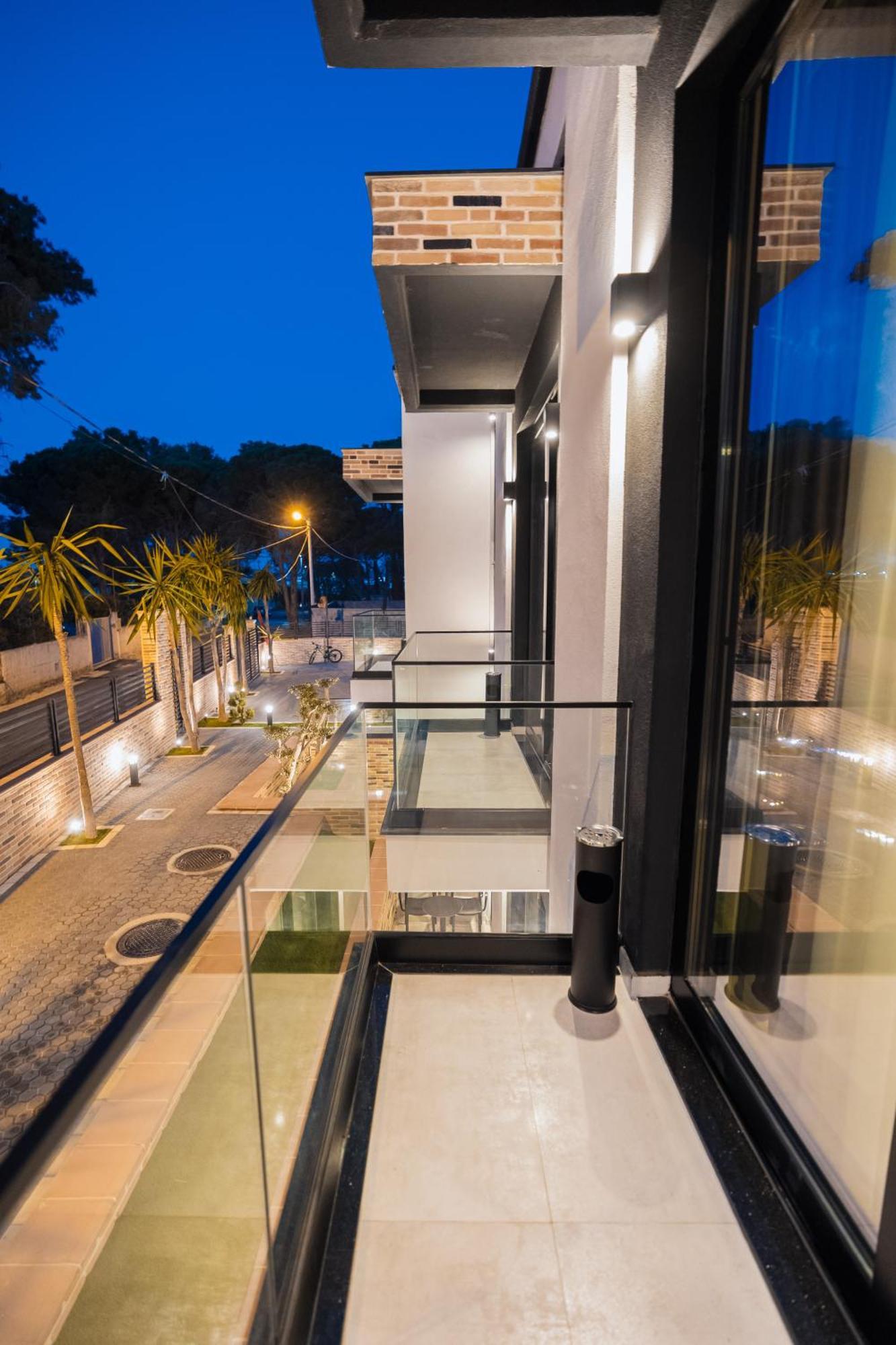 Hotel Beke Vlore Bagian luar foto